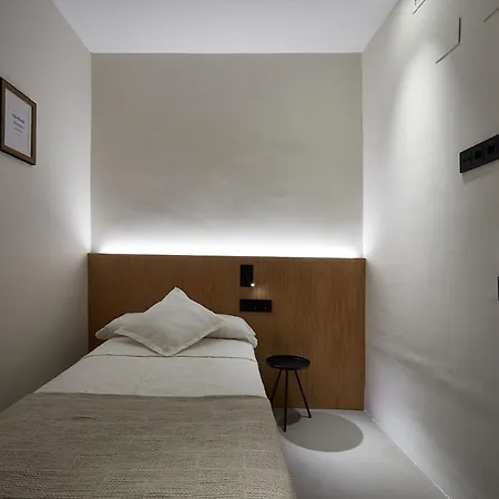 Ella Ramblas Guest house