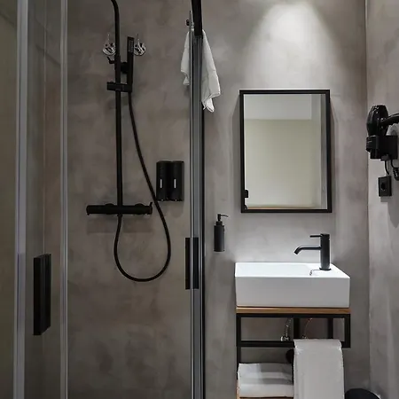 Ella Ramblas Πανσιόν *