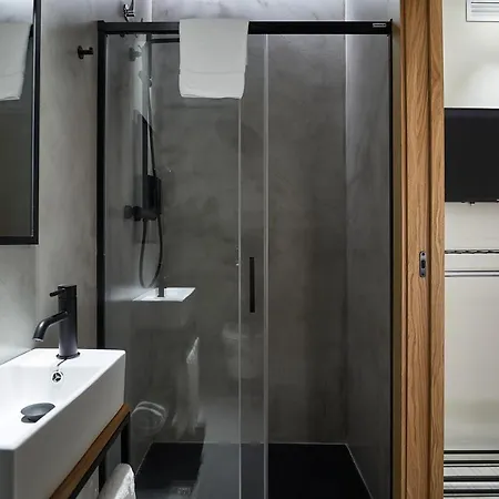 Ella Ramblas Guest house