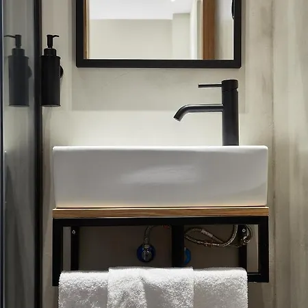 Ella Ramblas Guest house